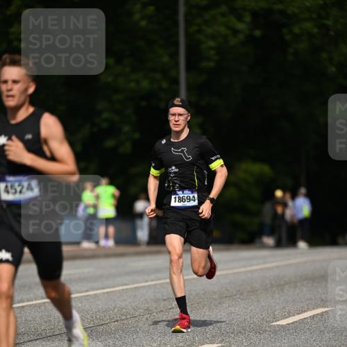29.06.2025 - hella hamburg halbmarathon Dr. Thomas Lammeyer http://msf.ph/oto/8153480 29.06.2025 09:42:17 Kennedybrücke 4524 meine-sportfotos.de