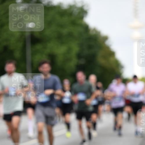 29.06.2025 - hella hamburg halbmarathon Dr. Thomas Lammeyer http://msf.ph/oto/8153494 29.06.2025 10:07:42 Kennedybrücke 1114, 1885, 2594, 2683, 2759, 2782, 3001, 3572, 4307, 4511, 4587, 5384, 5396, 5464, 5613, 6217, 6391, 6453, 7006, 7210, 7211, 7277, 7278, 7279, 7290, 7306, 7935, 8469, 8614, 9453, 9554, 10389, 10824, 11402 meine-sportfotos.de