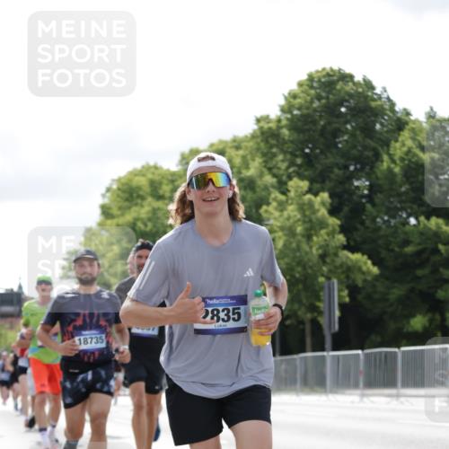29.06.2025 - hella hamburg halbmarathon Jannik Wohlers http://msf.ph/oto/8153495 29.06.2025 10:15:48 Lombardsbrücke 1156, 1308, 1651, 2071, 2165, 2436, 2803, 2835, 3134, 3648, 4583, 4637, 4828, 5046, 5294, 8169, 8274, 9601, 9784, 9802, 9881, 10107, 10183, 10292, 10844, 10990, 11344, 11345, 12572, 13215, 13610, 14543, 15332, 15388, 15487, 15571, 15724, 15889, 16921, 17592, 17692, 18735, 19030 meine-sportfotos.de