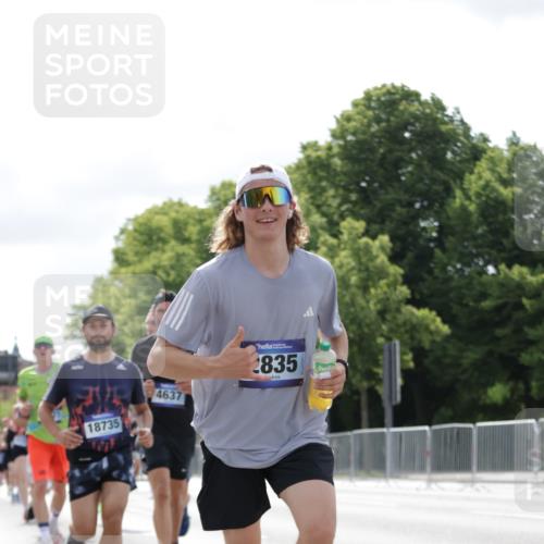 29.06.2025 - hella hamburg halbmarathon Jannik Wohlers http://msf.ph/oto/8153499 29.06.2025 10:15:49 Lombardsbrücke 1212, 1308, 1599, 2071, 2165, 2436, 2803, 2835, 3134, 3648, 4583, 4637, 4828, 5046, 5294, 7753, 8169, 8274, 9601, 9628, 9802, 9881, 10107, 10183, 10292, 10844, 10990, 11344, 11345, 12572, 13215, 13610, 15332, 15388, 15487, 15571, 15724, 16921, 17592, 17692, 17806, 18735, 19030 meine-sportfotos.de