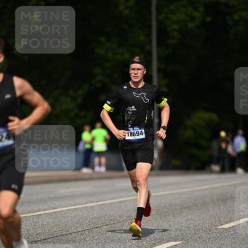 29.06.2025 - hella hamburg halbmarathon Dr. Thomas Lammeyer http://msf.ph/oto/8153501 29.06.2025 09:42:17 Kennedybrücke 4524 meine-sportfotos.de