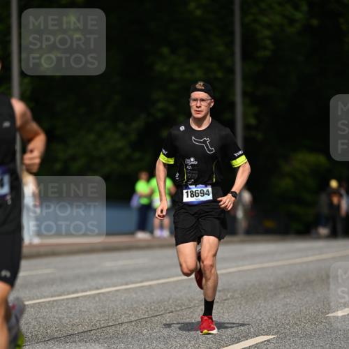 29.06.2025 - hella hamburg halbmarathon Dr. Thomas Lammeyer http://msf.ph/oto/8153510 29.06.2025 09:42:17 Kennedybrücke 4524 meine-sportfotos.de