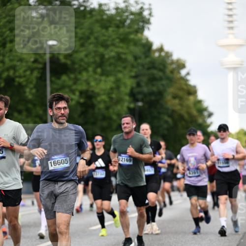29.06.2025 - hella hamburg halbmarathon Dr. Thomas Lammeyer http://msf.ph/oto/8153516 29.06.2025 10:07:43 Kennedybrücke 1114, 1885, 2594, 2683, 2759, 3001, 4307, 4511, 4587, 5384, 5396, 5464, 5613, 6217, 6391, 6453, 7006, 7277, 7278, 7279, 7306, 7935, 8469, 8614, 9453, 9554, 10389, 10824, 11402 meine-sportfotos.de