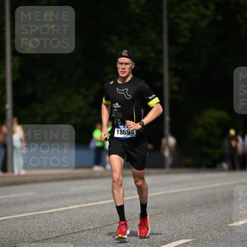 29.06.2025 - hella hamburg halbmarathon Dr. Thomas Lammeyer http://msf.ph/oto/8153520 29.06.2025 09:42:17 Kennedybrücke 4524 meine-sportfotos.de