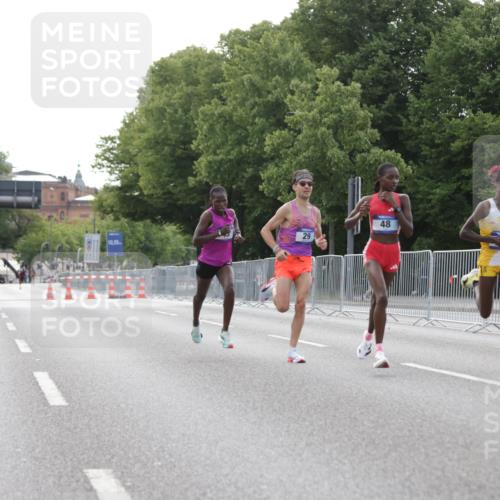 29.06.2025 - hella hamburg halbmarathon Jannik Wohlers http://msf.ph/oto/8153523 29.06.2025 09:34:39 Lombardsbrücke 29, 43, 46, 48 meine-sportfotos.de