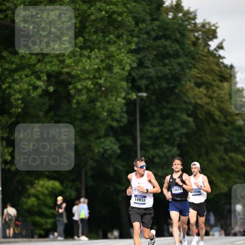 29.06.2025 - hella hamburg halbmarathon Dr. Thomas Lammeyer http://msf.ph/oto/8153528 29.06.2025 09:42:20 Kennedybrücke 4524, 6699, 11342 meine-sportfotos.de