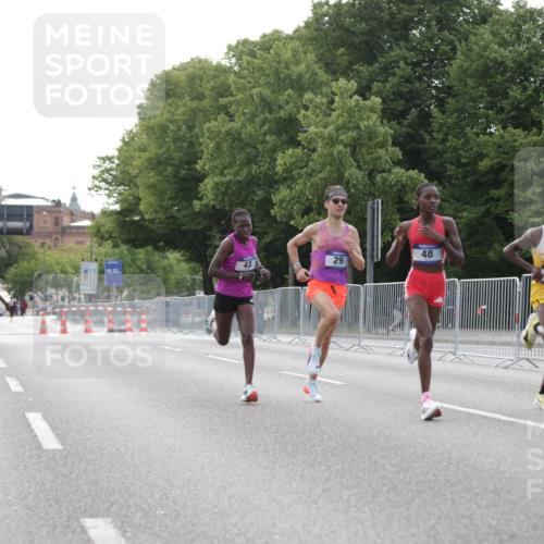 29.06.2025 - hella hamburg halbmarathon Jannik Wohlers http://msf.ph/oto/8153534 29.06.2025 09:34:39 Lombardsbrücke 29, 43, 46, 48 meine-sportfotos.de