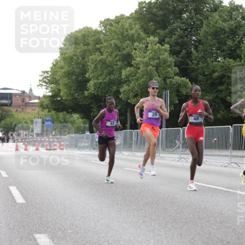 29.06.2025 - hella hamburg halbmarathon Jannik Wohlers http://msf.ph/oto/8153540 29.06.2025 09:34:39 Lombardsbrücke 29, 43, 46, 48 meine-sportfotos.de