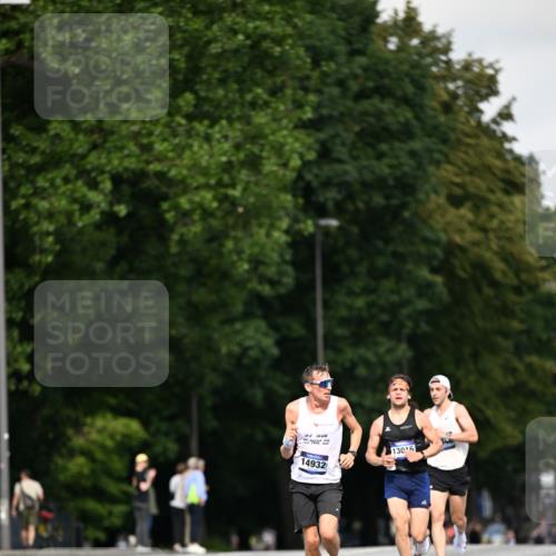 29.06.2025 - hella hamburg halbmarathon Dr. Thomas Lammeyer http://msf.ph/oto/8153541 29.06.2025 09:42:20 Kennedybrücke 4524, 6699, 11342 meine-sportfotos.de