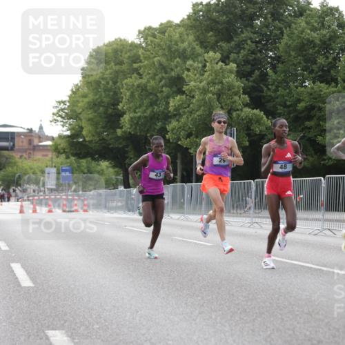 29.06.2025 - hella hamburg halbmarathon Jannik Wohlers http://msf.ph/oto/8153544 29.06.2025 09:34:39 Lombardsbrücke 29, 43, 46, 48 meine-sportfotos.de
