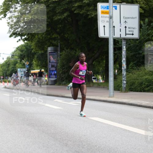 29.06.2025 - hella hamburg halbmarathon Yannick Fuchs http://msf.ph/oto/8153553 29.06.2025 10:06:36 20KM 43 meine-sportfotos.de