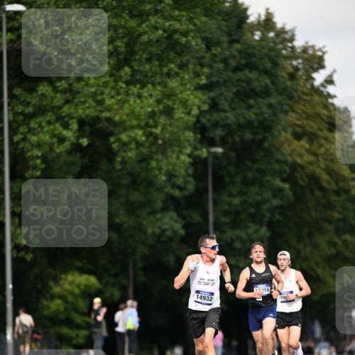 29.06.2025 - hella hamburg halbmarathon Dr. Thomas Lammeyer http://msf.ph/oto/8153554 29.06.2025 09:42:20 Kennedybrücke 4524, 6699, 11342 meine-sportfotos.de