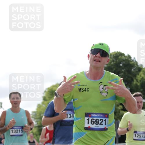 29.06.2025 - hella hamburg halbmarathon Jannik Wohlers http://msf.ph/oto/8153563 29.06.2025 10:15:52 Lombardsbrücke 1212, 1244, 1308, 1599, 2071, 2165, 2803, 2835, 3030, 3134, 3648, 4583, 4637, 5046, 5294, 6024, 7753, 8169, 8274, 8597, 8645, 9601, 9628, 9802, 9810, 9881, 10107, 10139, 10141, 10183, 10292, 10844, 10990, 11344, 11345, 12572, 13215, 13610, 13727, 15332, 15388, 15487, 15571, 15724, 16199, 16921, 17592, 17806, 17854, 18735 meine-sportfotos.de