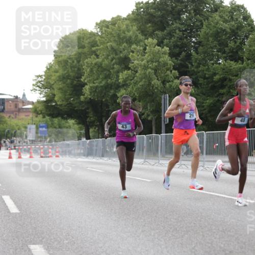 29.06.2025 - hella hamburg halbmarathon Jannik Wohlers http://msf.ph/oto/8153569 29.06.2025 09:34:39 Lombardsbrücke 29, 43, 46, 48 meine-sportfotos.de