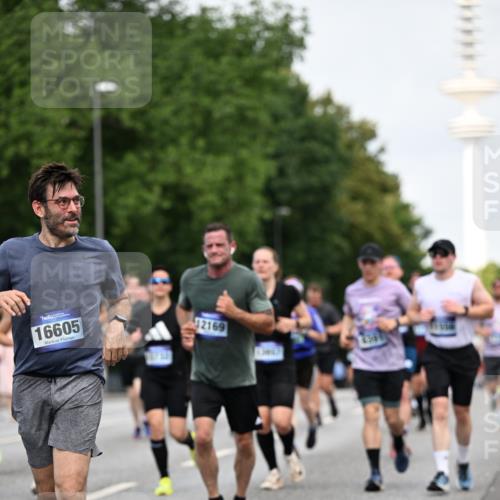 29.06.2025 - hella hamburg halbmarathon Dr. Thomas Lammeyer http://msf.ph/oto/8153572 29.06.2025 10:07:43 Kennedybrücke 1114, 1885, 2594, 2683, 2759, 3001, 4307, 4511, 4587, 5384, 5396, 5464, 5613, 6217, 6391, 6453, 7006, 7277, 7278, 7279, 7306, 7935, 8469, 8614, 9453, 9554, 10389, 10824, 11402 meine-sportfotos.de