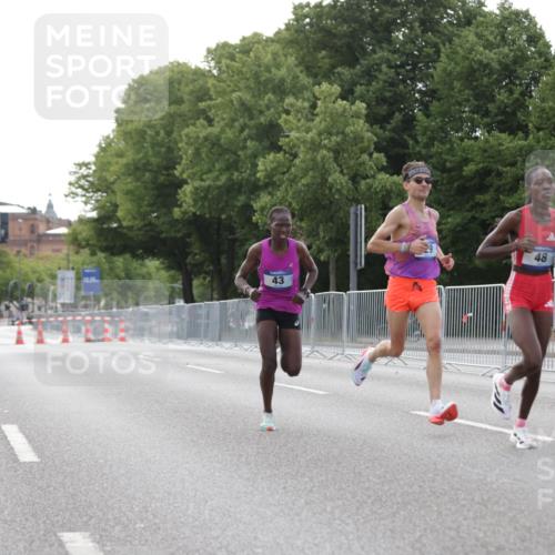 29.06.2025 - hella hamburg halbmarathon Jannik Wohlers http://msf.ph/oto/8153573 29.06.2025 09:34:39 Lombardsbrücke 29, 43, 46, 48 meine-sportfotos.de