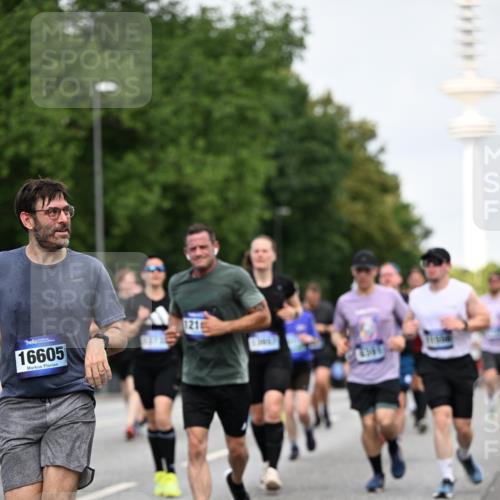 29.06.2025 - hella hamburg halbmarathon Dr. Thomas Lammeyer http://msf.ph/oto/8153576 29.06.2025 10:07:43 Kennedybrücke 1114, 1885, 2594, 2683, 2759, 3001, 4307, 4511, 4587, 5384, 5396, 5464, 5613, 6217, 6391, 6453, 7006, 7277, 7278, 7279, 7306, 7935, 8469, 8614, 9453, 9554, 10389, 10824, 11402 meine-sportfotos.de