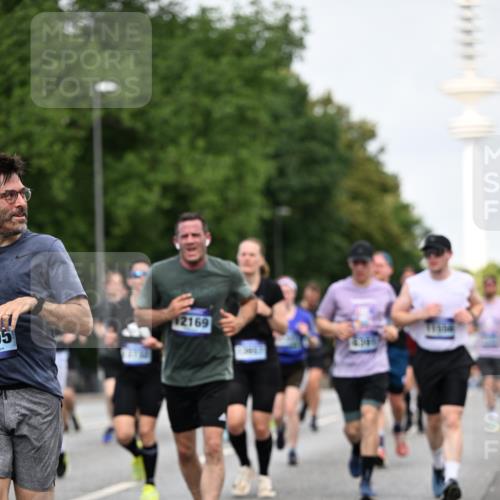 29.06.2025 - hella hamburg halbmarathon Dr. Thomas Lammeyer http://msf.ph/oto/8153585 29.06.2025 10:07:44 Kennedybrücke 1114, 1885, 2594, 2683, 2759, 3001, 4307, 4511, 4587, 5384, 5396, 5464, 5613, 6217, 6391, 6453, 7006, 7277, 7278, 7279, 7306, 7935, 8469, 8614, 9453, 9554, 10389, 11402 meine-sportfotos.de