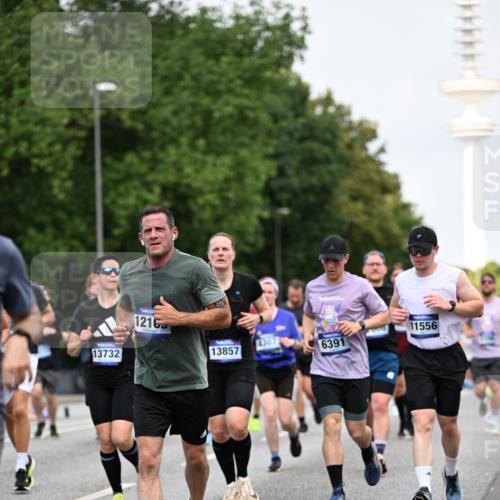 29.06.2025 - hella hamburg halbmarathon Dr. Thomas Lammeyer http://msf.ph/oto/8153591 29.06.2025 10:07:44 Kennedybrücke 1114, 1885, 2594, 2683, 2759, 3001, 4307, 4511, 4587, 5384, 5396, 5464, 5613, 6217, 6391, 6453, 7006, 7277, 7278, 7279, 7306, 7935, 8469, 8614, 9453, 9554, 10389, 11402 meine-sportfotos.de