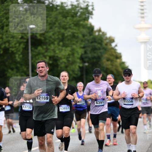 29.06.2025 - hella hamburg halbmarathon Dr. Thomas Lammeyer http://msf.ph/oto/8153600 29.06.2025 10:07:44 Kennedybrücke 1114, 1885, 2594, 2683, 2759, 3001, 4307, 4511, 4587, 5384, 5396, 5464, 5613, 6217, 6391, 6453, 7006, 7277, 7278, 7279, 7306, 7935, 8469, 8614, 9453, 9554, 10389, 11402 meine-sportfotos.de
