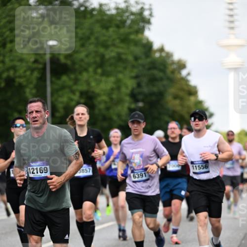 29.06.2025 - hella hamburg halbmarathon Dr. Thomas Lammeyer http://msf.ph/oto/8153620 29.06.2025 10:07:45 Kennedybrücke 1114, 1885, 2594, 2683, 2759, 3001, 4307, 4511, 4587, 5384, 5396, 5464, 5613, 6217, 6391, 6453, 7006, 7277, 7278, 7279, 7306, 7935, 8469, 8614, 9453, 10389, 11402 meine-sportfotos.de
