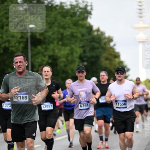 29.06.2025 - hella hamburg halbmarathon Dr. Thomas Lammeyer http://msf.ph/oto/8153626 29.06.2025 10:07:45 Kennedybrücke 1114, 1885, 2594, 2683, 2759, 3001, 4307, 4511, 4587, 5384, 5396, 5464, 5613, 6217, 6391, 6453, 7006, 7277, 7278, 7279, 7306, 7935, 8469, 8614, 9453, 10389, 11402 meine-sportfotos.de