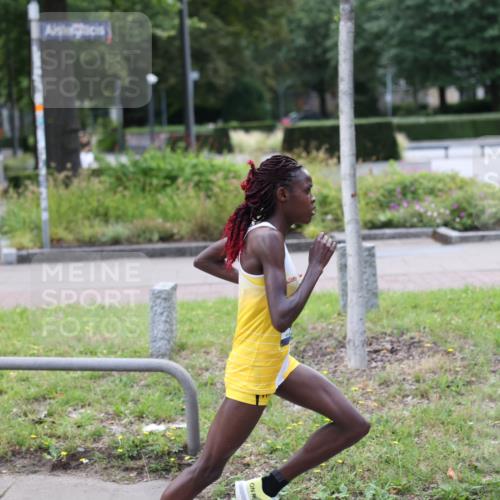 29.06.2025 - hella hamburg halbmarathon Yannick Fuchs http://msf.ph/oto/8153635 29.06.2025 10:07:08 20KM 46, 17888 meine-sportfotos.de
