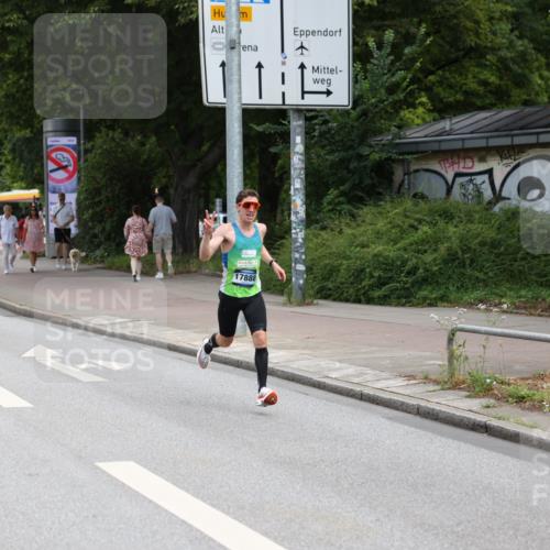 29.06.2025 - hella hamburg halbmarathon Yannick Fuchs http://msf.ph/oto/8153641 29.06.2025 10:07:11 20KM 17888 meine-sportfotos.de