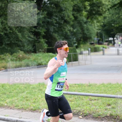29.06.2025 - hella hamburg halbmarathon Yannick Fuchs http://msf.ph/oto/8153669 29.06.2025 10:07:12 20KM 17888 meine-sportfotos.de