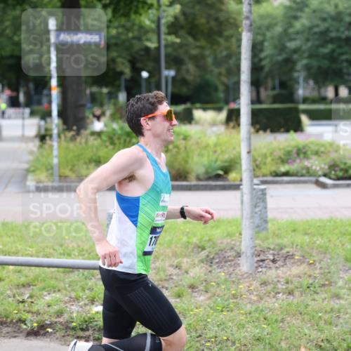 29.06.2025 - hella hamburg halbmarathon Yannick Fuchs http://msf.ph/oto/8153681 29.06.2025 10:07:13 20KM 17888 meine-sportfotos.de