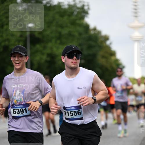 29.06.2025 - hella hamburg halbmarathon Dr. Thomas Lammeyer http://msf.ph/oto/8153691 29.06.2025 10:07:47 Kennedybrücke 1114, 1885, 2594, 2683, 2759, 3001, 4095, 4307, 4511, 4587, 5384, 5396, 5464, 5613, 6217, 6391, 6453, 7006, 7277, 7278, 7279, 7306, 7935, 8469, 8484, 8614, 9453, 10389, 11402 meine-sportfotos.de