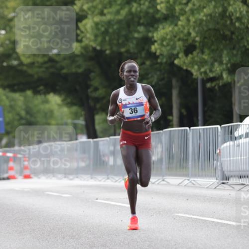 29.06.2025 - hella hamburg halbmarathon Jannik Wohlers http://msf.ph/oto/8153704 29.06.2025 09:34:58 Lombardsbrücke 29, 36, 43, 46, 48 meine-sportfotos.de