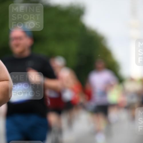 29.06.2025 - hella hamburg halbmarathon Dr. Thomas Lammeyer http://msf.ph/oto/8153744 29.06.2025 10:07:49 Kennedybrücke 1885, 2594, 2683, 2759, 4095, 4307, 4511, 4587, 5384, 5396, 5464, 5613, 6391, 6453, 7006, 7277, 7278, 7279, 7306, 7935, 8469, 8484, 8614, 9453, 9899, 10389, 11402 meine-sportfotos.de