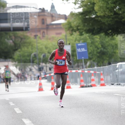 29.06.2025 - hella hamburg halbmarathon Jannik Wohlers http://msf.ph/oto/8153748 29.06.2025 09:35:01 Lombardsbrücke 36, 39 meine-sportfotos.de