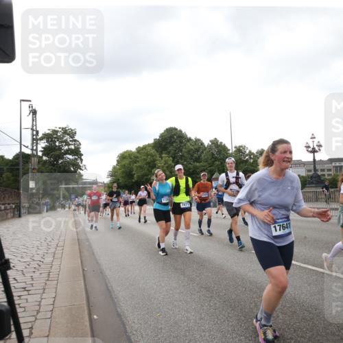 29.06.2025 - hella hamburg halbmarathon Jannik Wohlers http://msf.ph/oto/8153756 29.06.2025 10:51:23 Lombardsbrücke 2593, 3240, 3991, 5291, 5534, 5716, 5717, 6007, 6604, 6885, 6947, 7682, 8399, 9220, 9340, 9462, 9590, 9594, 9673, 10521, 10533, 10693, 10830, 11101, 11875, 12065, 12766, 13151, 13152, 14937, 14959, 15128, 16595, 17364, 17429, 17641, 17902, 18615, 18780, 18975 meine-sportfotos.de