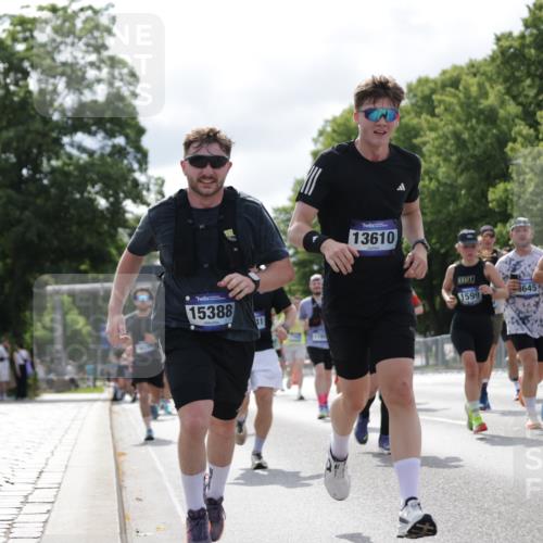 29.06.2025 - hella hamburg halbmarathon Jannik Wohlers http://msf.ph/oto/8153775 29.06.2025 10:15:56 Lombardsbrücke 1212, 1244, 1599, 2803, 2835, 3030, 3134, 3648, 4583, 4637, 5294, 6024, 7753, 8274, 8597, 8645, 8847, 9601, 9628, 9802, 9810, 9881, 10107, 10139, 10141, 10183, 10292, 10844, 10990, 11344, 11345, 11752, 12572, 13215, 13220, 13610, 13727, 15332, 15388, 15487, 15724, 16199, 16456, 16607, 16921, 17422, 17592, 17694, 17806, 17854, 17942, 18735 meine-sportfotos.de