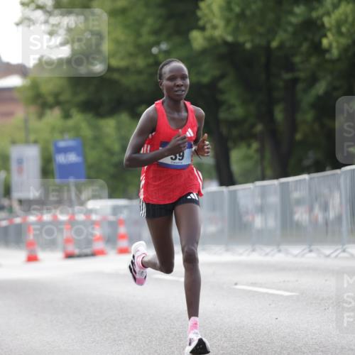 29.06.2025 - hella hamburg halbmarathon Jannik Wohlers http://msf.ph/oto/8153784 29.06.2025 09:35:03 Lombardsbrücke 36, 39 meine-sportfotos.de
