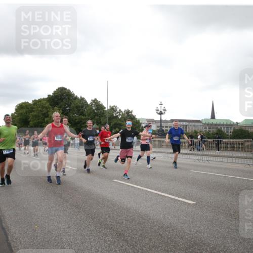 29.06.2025 - hella hamburg halbmarathon Jannik Wohlers http://msf.ph/oto/8153791 29.06.2025 10:52:10 Lombardsbrücke 1369, 1826, 2362, 2420, 2528, 2983, 3140, 3227, 4591, 5360, 6671, 7511, 7735, 7812, 9068, 9070, 9103, 9731, 10080, 10392, 10600, 10879, 10928, 11084, 11297, 12546, 12994, 13207, 13208, 13305, 13677, 14424, 14704, 14893, 14897, 15205, 15447, 15906, 16053, 16056, 16984, 17002, 17050, 17359, 17896, 18106, 18115, 18633, 18645, 18751, 18997, 19063, 19097 meine-sportfotos.de