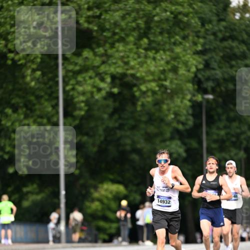 29.06.2025 - hella hamburg halbmarathon Dr. Thomas Lammeyer http://msf.ph/oto/8153795 29.06.2025 09:42:21 Kennedybrücke 4524, 6699, 11342 meine-sportfotos.de