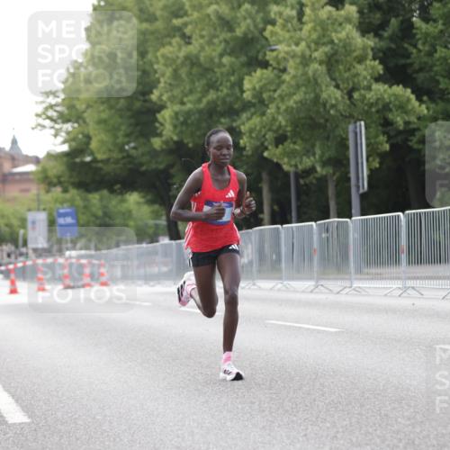 29.06.2025 - hella hamburg halbmarathon Jannik Wohlers http://msf.ph/oto/8153799 29.06.2025 09:35:04 Lombardsbrücke 36, 39 meine-sportfotos.de