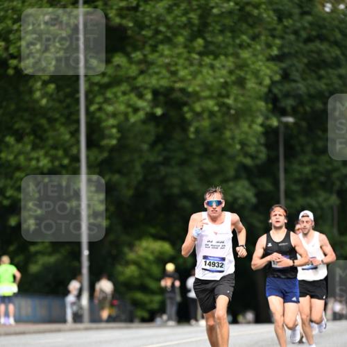 29.06.2025 - hella hamburg halbmarathon Dr. Thomas Lammeyer http://msf.ph/oto/8153805 29.06.2025 09:42:22 Kennedybrücke 4524, 6699, 11342 meine-sportfotos.de