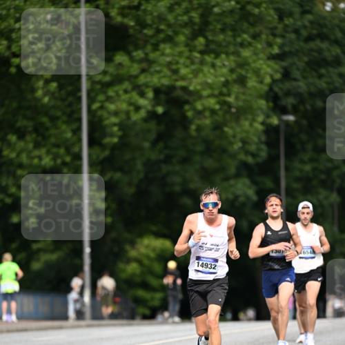 29.06.2025 - hella hamburg halbmarathon Dr. Thomas Lammeyer http://msf.ph/oto/8153807 29.06.2025 09:42:22 Kennedybrücke 4524, 6699, 11342 meine-sportfotos.de