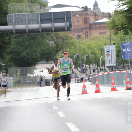 29.06.2025 - hella hamburg halbmarathon Jannik Wohlers http://msf.ph/oto/8153811 29.06.2025 09:35:08 Lombardsbrücke 36, 39 meine-sportfotos.de