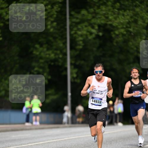 29.06.2025 - hella hamburg halbmarathon Dr. Thomas Lammeyer http://msf.ph/oto/8153815 29.06.2025 09:42:22 Kennedybrücke 4524, 6699, 11342 meine-sportfotos.de