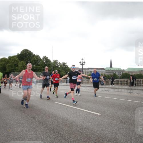 29.06.2025 - hella hamburg halbmarathon Jannik Wohlers http://msf.ph/oto/8153818 29.06.2025 10:52:10 Lombardsbrücke 1369, 1826, 2362, 2420, 2528, 2983, 3140, 3227, 4591, 5360, 6671, 7511, 7735, 7812, 9068, 9070, 9103, 9731, 10080, 10392, 10600, 10879, 10928, 11084, 11297, 12546, 12994, 13207, 13208, 13305, 13677, 14424, 14704, 14893, 14897, 15205, 15447, 15906, 16053, 16056, 16984, 17002, 17050, 17359, 17896, 18106, 18115, 18633, 18645, 18751, 18997, 19063, 19097 meine-sportfotos.de