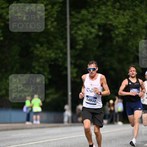 29.06.2025 - hella hamburg halbmarathon Dr. Thomas Lammeyer http://msf.ph/oto/8153820 29.06.2025 09:42:23 Kennedybrücke 4524, 6699, 11342 meine-sportfotos.de