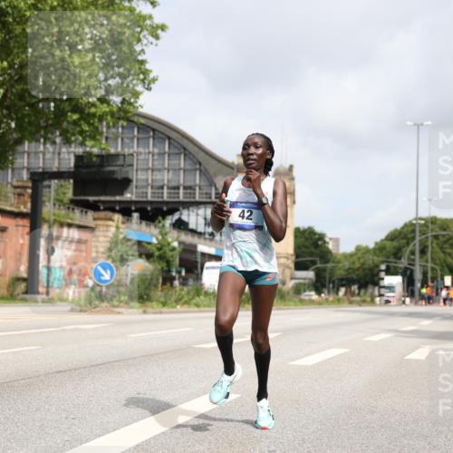 29.06.2025 - hella hamburg halbmarathon Yannick Fuchs http://msf.ph/oto/8153823 29.06.2025 10:09:51 20KM 31, 42, 14689 meine-sportfotos.de