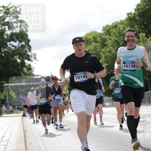 29.06.2025 - hella hamburg halbmarathon Jannik Wohlers http://msf.ph/oto/8153824 29.06.2025 10:15:58 Lombardsbrücke 1212, 1244, 1599, 2835, 3030, 3134, 3156, 3484, 3648, 4583, 4637, 5294, 6024, 7753, 8295, 8597, 8645, 8707, 8847, 9601, 9628, 9810, 9881, 10139, 10141, 10183, 10292, 10990, 11344, 11345, 11752, 12572, 13215, 13220, 13610, 13727, 13835, 14857, 15332, 15388, 15487, 16186, 16199, 16456, 16607, 16921, 17422, 17592, 17694, 17806, 17854, 17942, 18735 meine-sportfotos.de