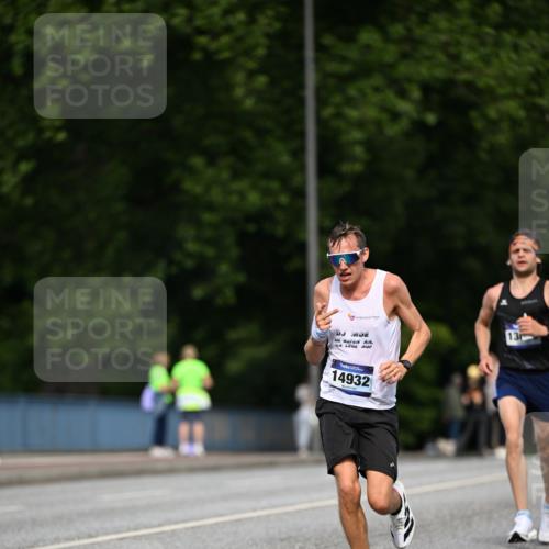 29.06.2025 - hella hamburg halbmarathon Dr. Thomas Lammeyer http://msf.ph/oto/8153830 29.06.2025 09:42:23 Kennedybrücke 4524, 6699, 11342 meine-sportfotos.de