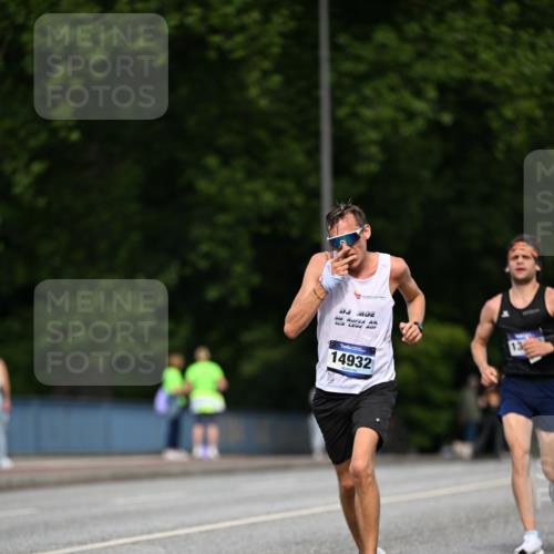 29.06.2025 - hella hamburg halbmarathon Dr. Thomas Lammeyer http://msf.ph/oto/8153835 29.06.2025 09:42:23 Kennedybrücke 4524, 6699, 11342 meine-sportfotos.de